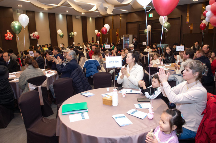 제천시가 국내외 고려인 동포를 대상으로 제천시 이주 정착 환영행사를 하고 있다. 사진=제천시 제공