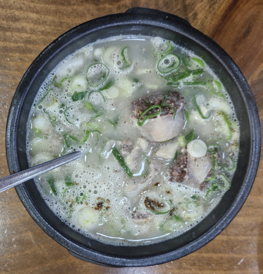 대전에는 순대국밥집이 유달리 많고 식당마다 맛도 다양하다. 아리랑옛날순대.