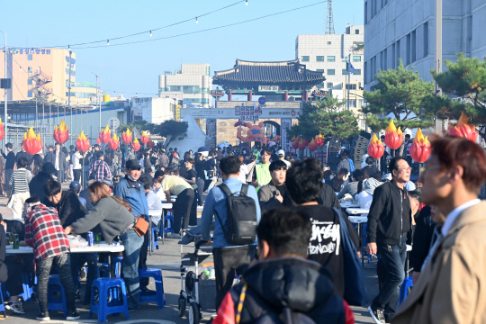 홍성군이 지난 1-3일까지 개최한 '글로벌 바비큐 페스티벌'엔 약 55만 명이 방문한 것으로 집계됐다. 홍성군 제공.