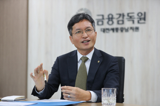 박현섭 금융감독원 대전세종충남지원장은 최근 대전시 서구 대전세종충남지원에서 "지역민들이 금융과 관련하여 필요로 하는 순간에 곁을 지켜주는 따뜻한 버팀목이 되겠다"고 강조했다.  김영태 기자