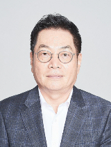 코스모신소재 홍동환 대표이사. 사진=코스모신소재 제공