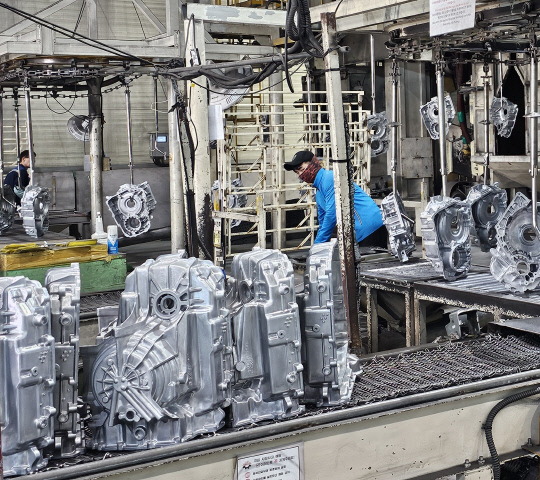 (주)이건은 자동차의 중요 부품인 오토 트랜스미션의 커버 부품을 후처리 공정을 거쳐 생산해 전량 GM 코리아에 납품한다. 최의성 기자