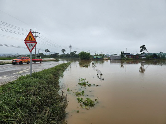 17일 오전 두명의 사망사고가 발생한 충남 서산시 석남동 청지천 인근 사고 현장 모습. 서산소방서. 