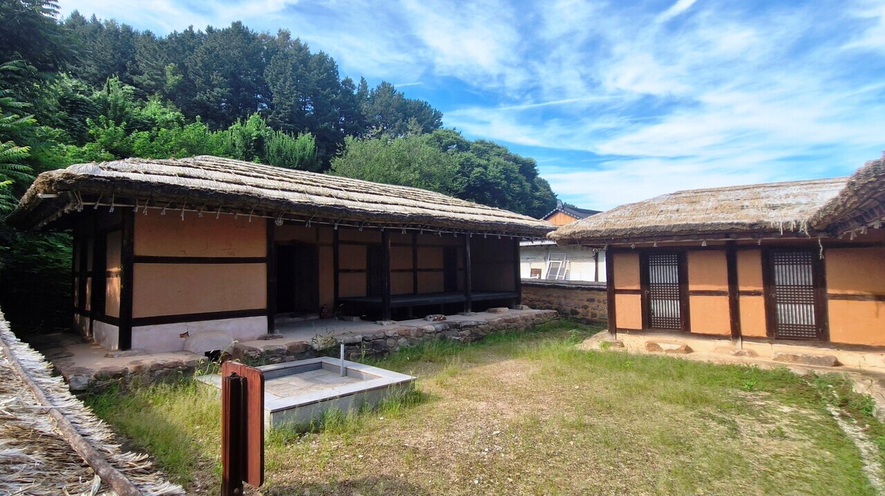 유인석이 화서학파의 제자들 가르치며 살았던 제천시 봉양읍 공전리 장단의 고택. 김재근 선임기자