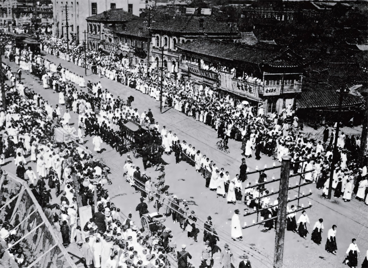 1927년 4월7일 월남 이상재의 사회장. 서울시민 30만명 중 10만명이 운구행렬을 따랐다고 한다. 사진=국가보훈부