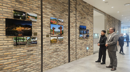 공주시는 LX 국토정보교육원과 협력해 교육원 내부에 공주의 역사·문화·관광 자원을 소개하는 '시정 홍보 갤러리'를 조성했다.사진=공주시 제공