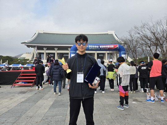 [천안유관순평화마라톤 구간별 우승자]1년 만에 40초 단축 우승…"마라톤은 정직한 운동"