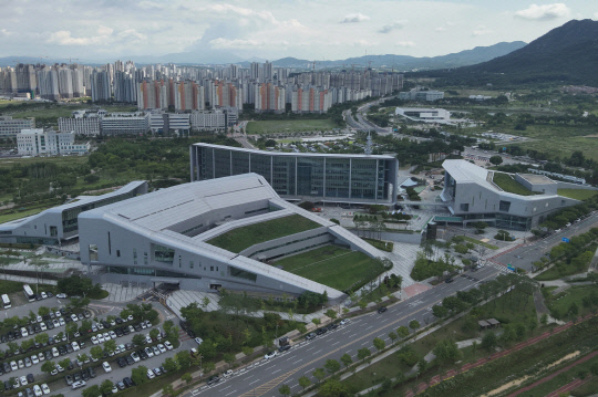 충남국방벤처센터 협약 2개 기업, '방산혁신기업 100' 선정 - 뉴스 썸네일 이미지