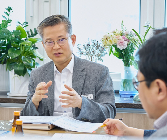 김범수 아산시 부시장, 'CES 2026' 찾아 미래 성장동력 발굴 - 뉴스 썸네일 이미지