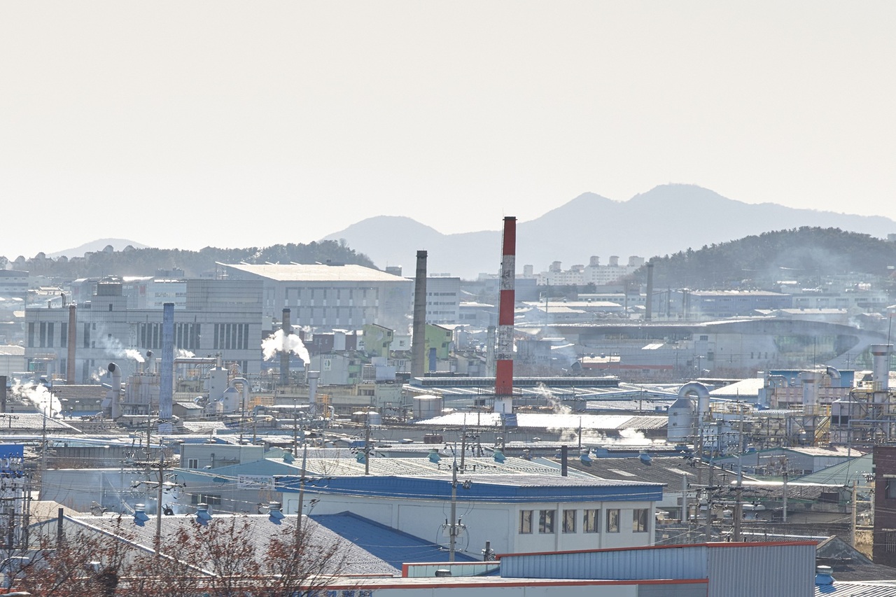 올해 충남 경제, 반도체 중심 회복 기대...중소기업·소상공인 위축 지속 - 뉴스 썸네일 이미지