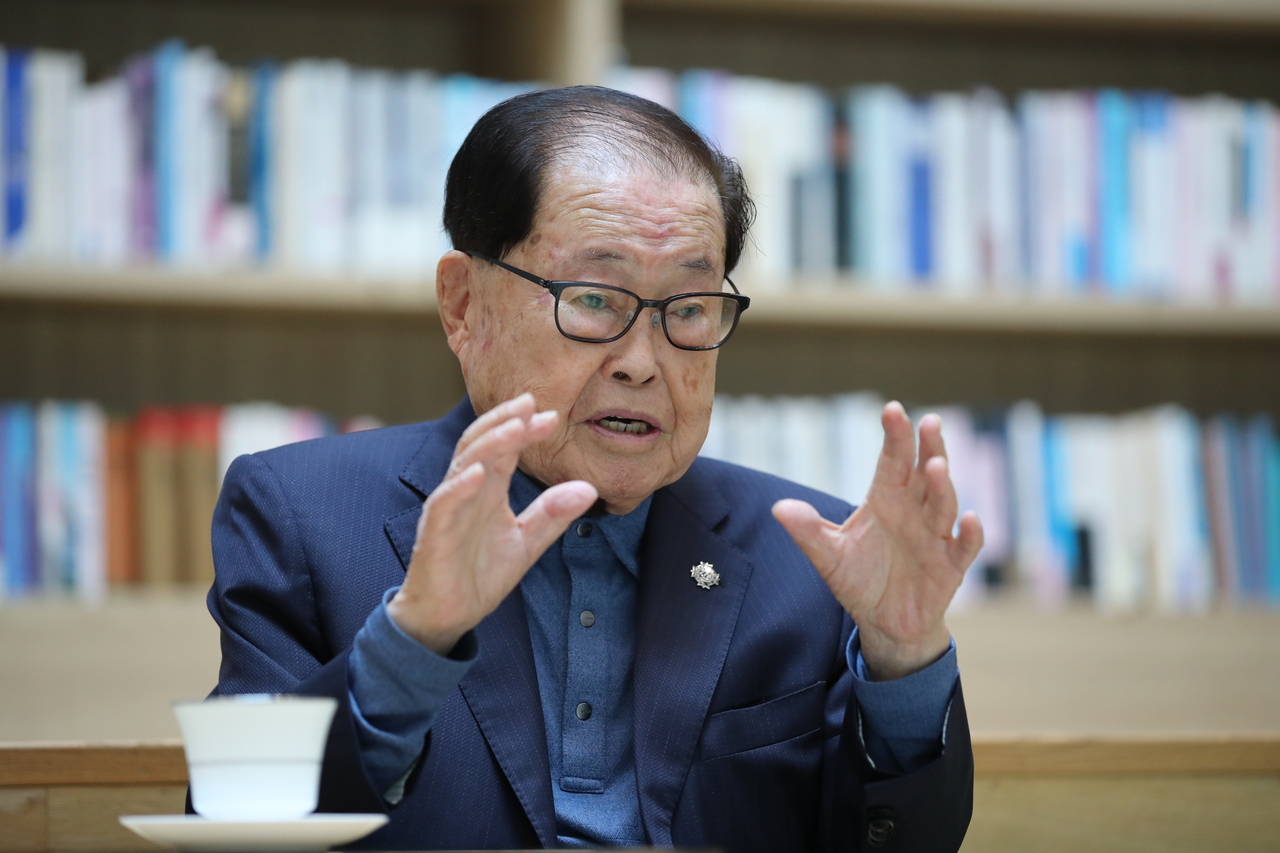 [대일응접실] "백수(白壽)에도 할 일 많다...정직한 지역 인재 키워야" - 뉴스 썸네일 이미지