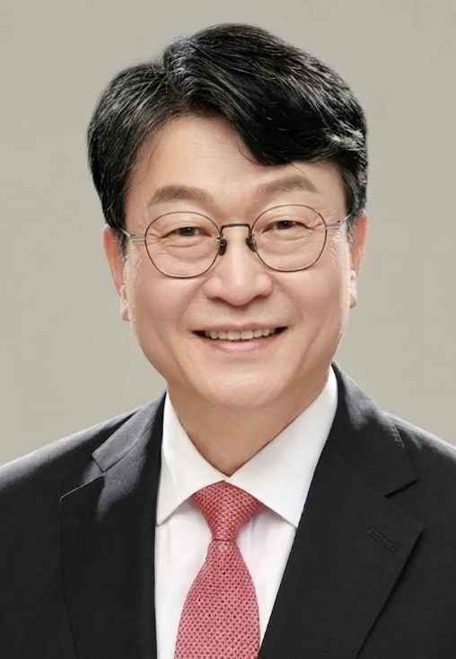 대전 교육의 수장 오석진, 접전 끝에 거머쥔 승리