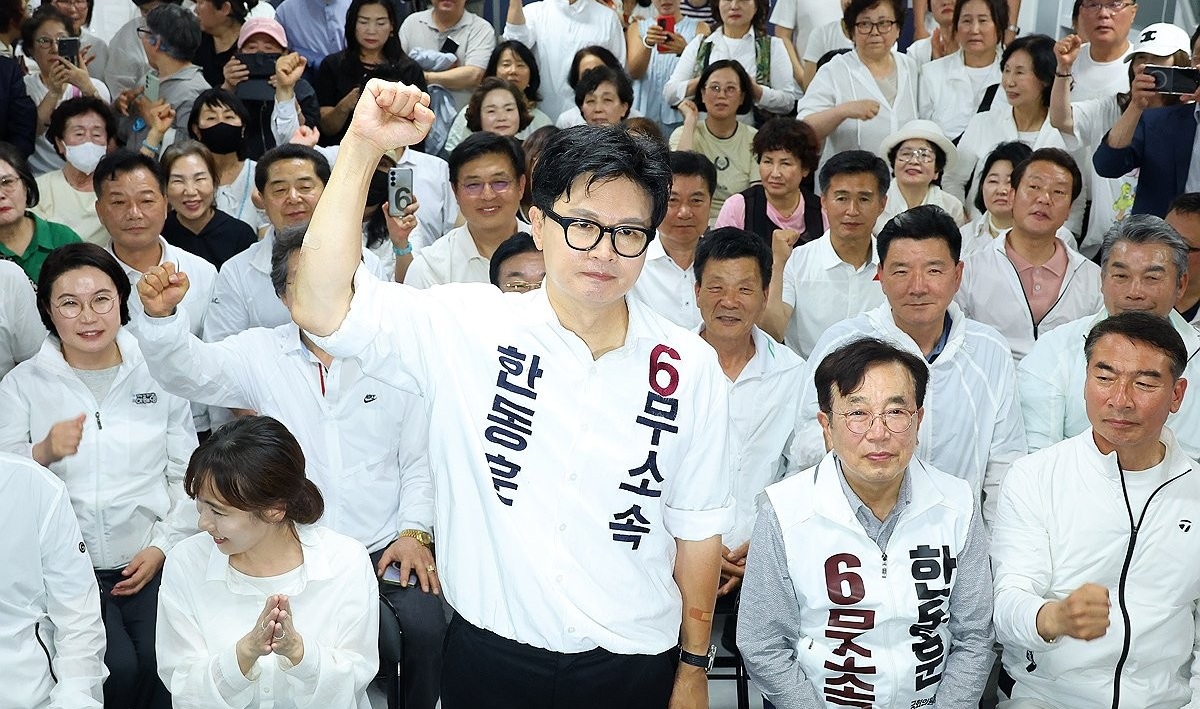[뉴스 즉설]한동훈 '1타 3피'에 좀 아픈 장동혁·정청래, 또 한 사람은? - 뉴스 썸네일 이미지