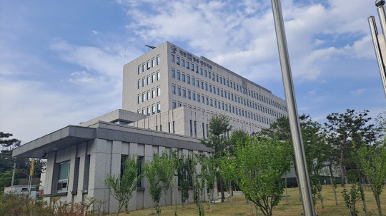 폭주족 오토바이 빼앗고 폭행한 20대 징역 4년 선고