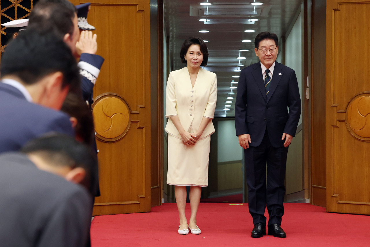 李 대통령, 잠수함 수주전 고배 "K-방산의 담대한 도전은 계속"