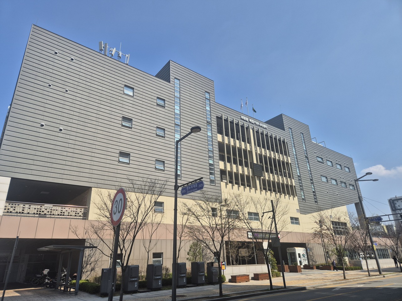 행정·문화·체육 한곳에... 도시계획 상징으로 - 뉴스 썸네일 이미지
