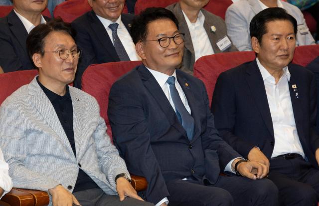 김민석 '파트너'·정청래 '개혁'·송영길 '투쟁'...與 당권 주도권 대결 - 뉴스 썸네일 이미지