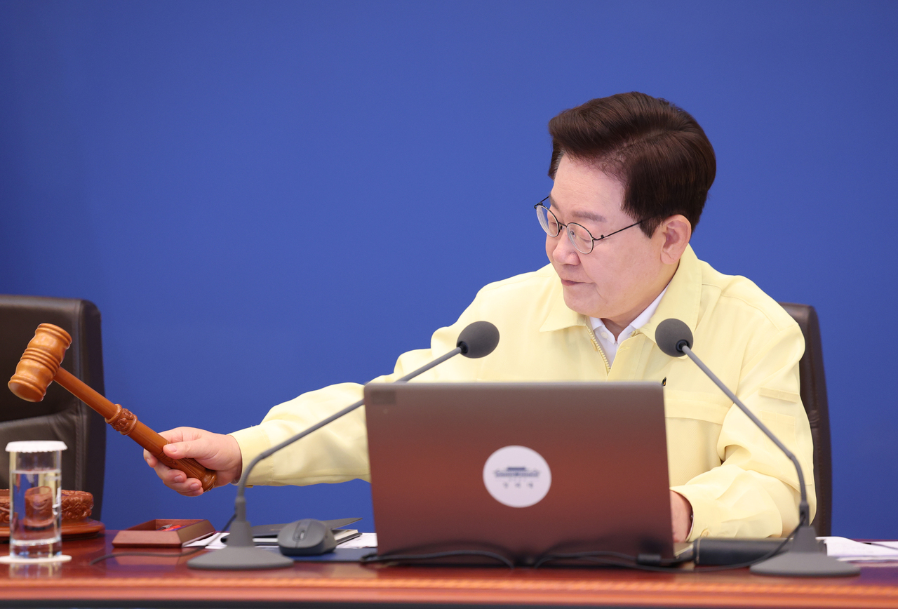 李 대통령 "미래전 대비 국군사관학교 창설, 흔들림 없이 추진해달라"