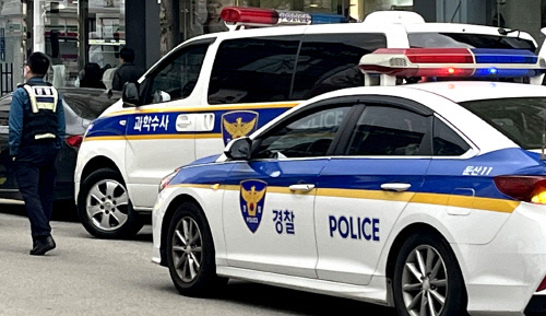 친딸 보는데서 10대 의붓딸 지속 성폭행한 40대 계부 구속