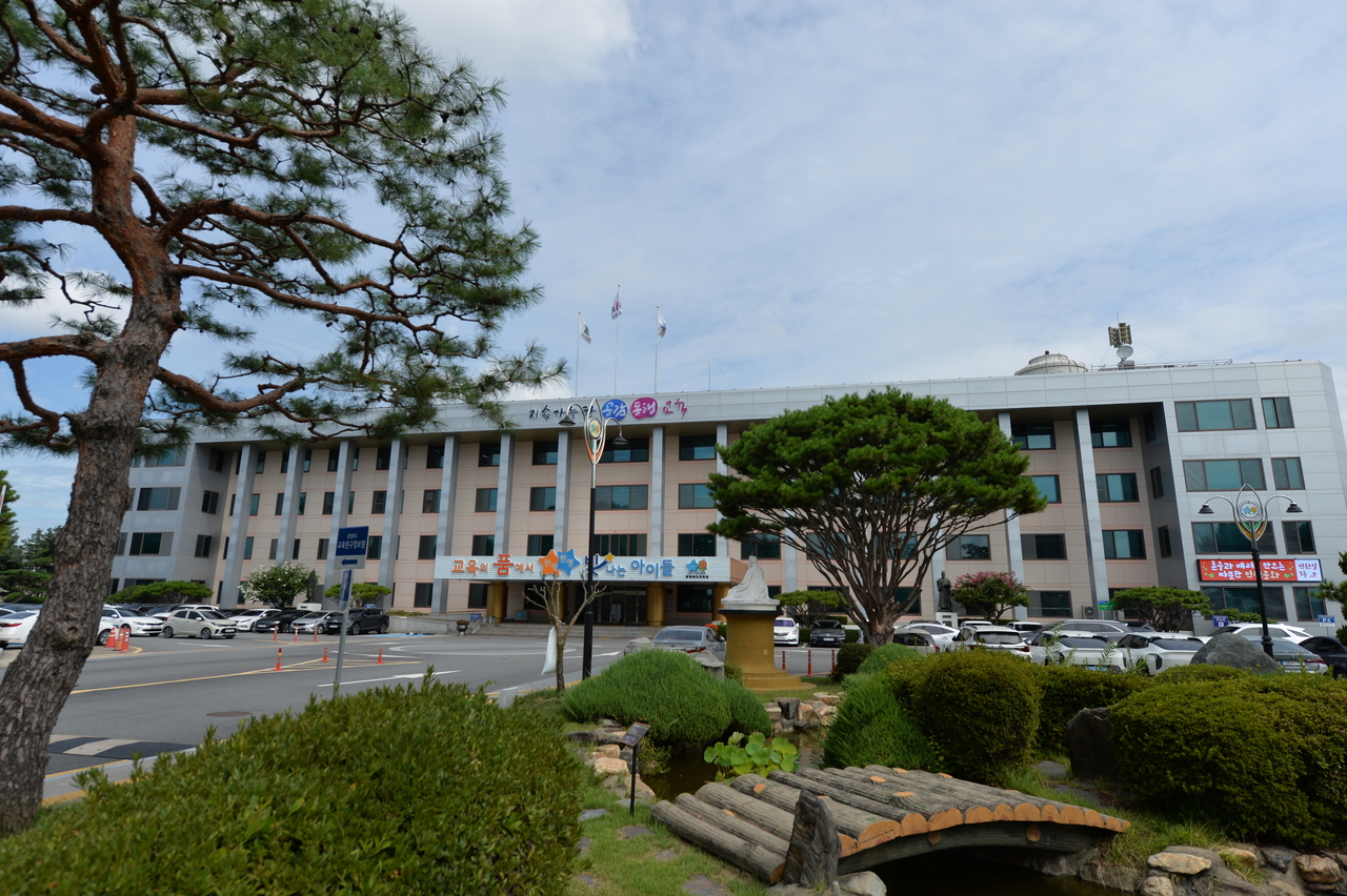 충북교육청, AI 도입으로 교육행정 업무혁신 나선다 - 뉴스 썸네일 이미지