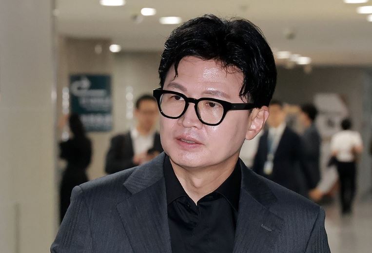 한동훈 "제미나이 할애비 와도 대통령 수사 지휘 불가"…AI 정치 비판