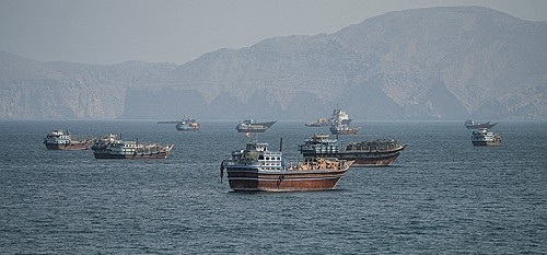 호르무즈 해협서 유조선 2척 화재…이란 "미승인 항로 운항"